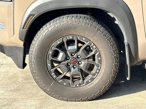 Used 2023 Nissan Frontier Pro-X w/ Pro-X Premium Package image 12