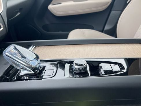 New 2026 Volvo XC60 B5 Plus w/ Protection Package Premier image 32