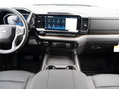 New 2026 Chevrolet Silverado 3500 LT w/ All Star Edition image 19