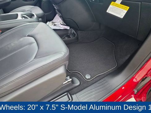 New 2026 Chrysler Pacifica Select w/ S Appearance Package image 14