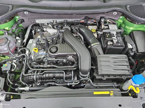 New 2026 Volkswagen Taos SE image 30