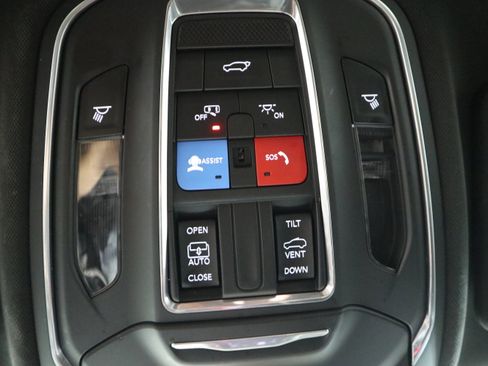 Used 2023 Jeep Grand Cherokee L Laredo image 35