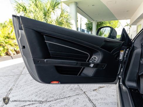 Used 2016 Aston Martin DB9 GT RWD image 29