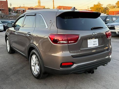Used 2019 Kia Sorento AWD w/ LX Convenience Package image 8