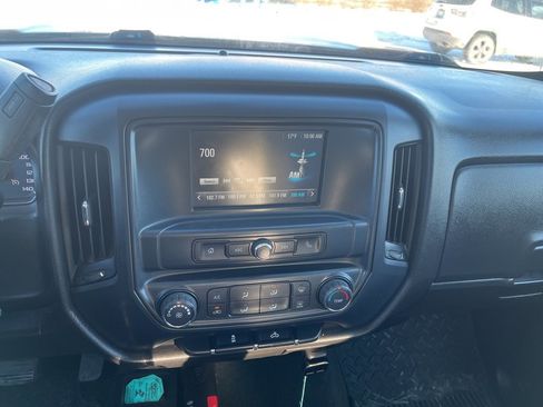 Used 2018 Chevrolet Silverado 1500 Custom w/ Custom Value Package image 8