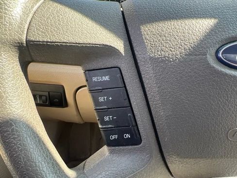 Used 2009 Ford Fusion SE FWD image 20