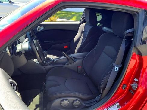 Used 2020 Nissan 370Z Coupe RWD image 23