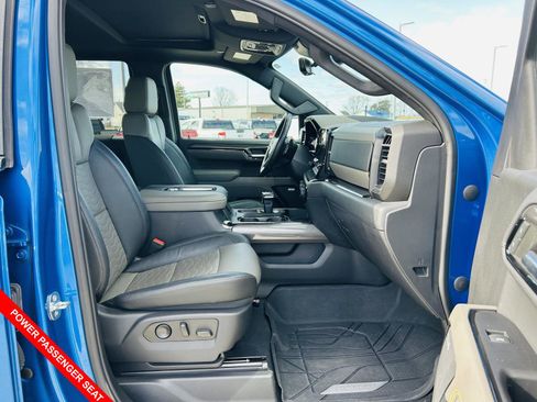 Used 2022 Chevrolet Silverado 1500 ZR2 w/ Technology Package image 37