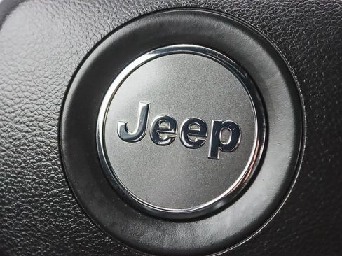 Used 2019 Jeep Grand Cherokee Laredo w/ Laredo X Package image 25