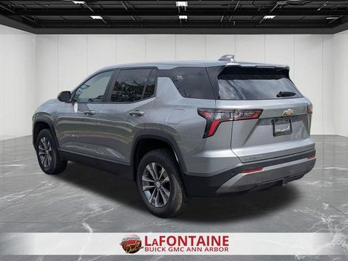 Used 2025 Chevrolet Equinox LT image 3