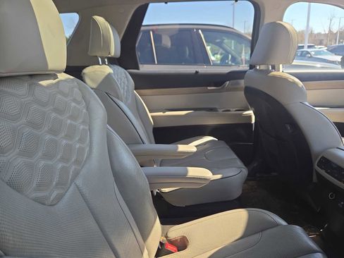 Used 2022 Hyundai Palisade Limited image 12
