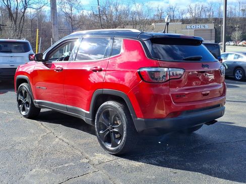 Used 2020 Jeep Compass Latitude image 3