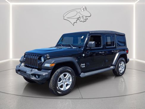 Used 2021 Jeep Wrangler Unlimited Sport AWD/4WD image 3