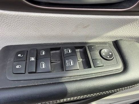 Used 2022 Chrysler Voyager LX FWD image 22