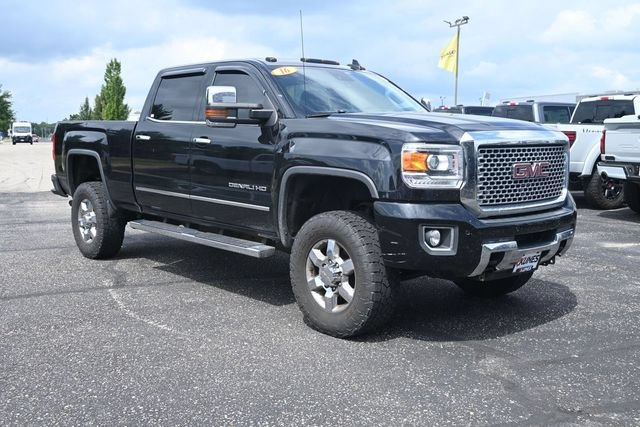 Used 2016 GMC Sierra 3500 Denali w/ Driver Alert Package AWD/4WD image 2
