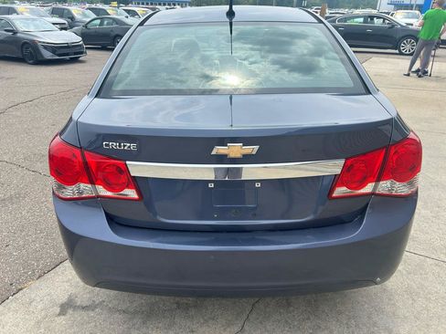 Used 2014 Chevrolet Cruze LS FWD image 6