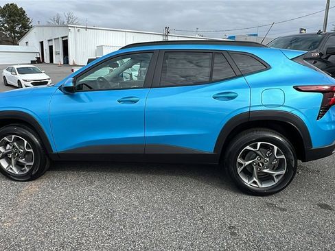 New 2026 Chevrolet Trax LT w/ LT Convenience Package image 8