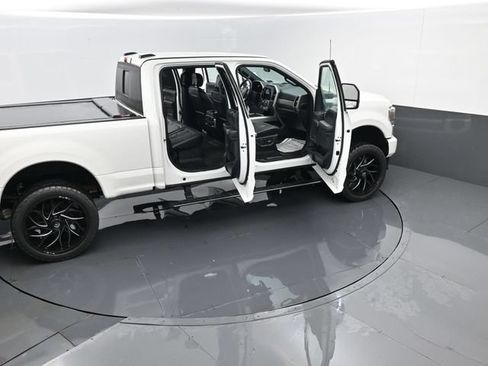 Used 2022 Ford F250 Platinum w/ FX4 Off-Road Package AWD/4WD image 30