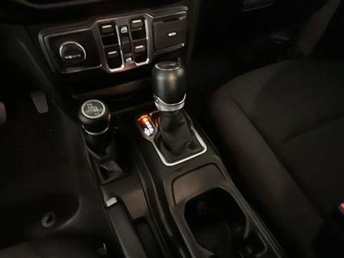 Used 2023 Jeep Wrangler Unlimited Sport AWD/4WD image 19