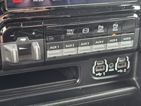 Used 2020 RAM 2500 Laramie image 15