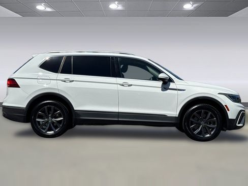 Used 2022 Volkswagen Tiguan SE AWD/4WD image 8