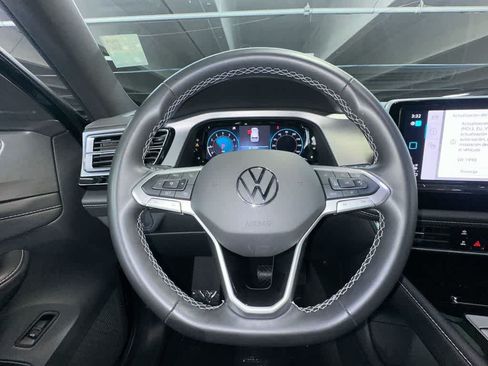 Certified 2024 Volkswagen Atlas Cross Sport SE FWD image 15