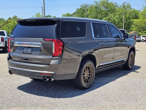 Used 2021 GMC Yukon XL Denali w/ Denali Ultimate Package AWD/4WD image 10