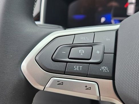 New 2026 Volkswagen Taos SE FWD image 23