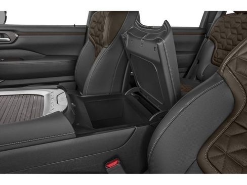 Used 2026 Nissan Armada Platinum Reserve w/ Accent Package AWD/4WD image 9