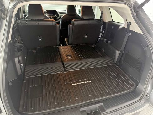 Used 2023 Toyota Highlander XLE image 21