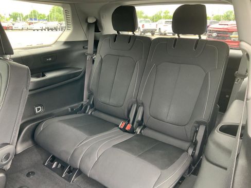 Used 2022 Jeep Grand Cherokee L Laredo w/ Luxury Tech Group I AWD/4WD image 57