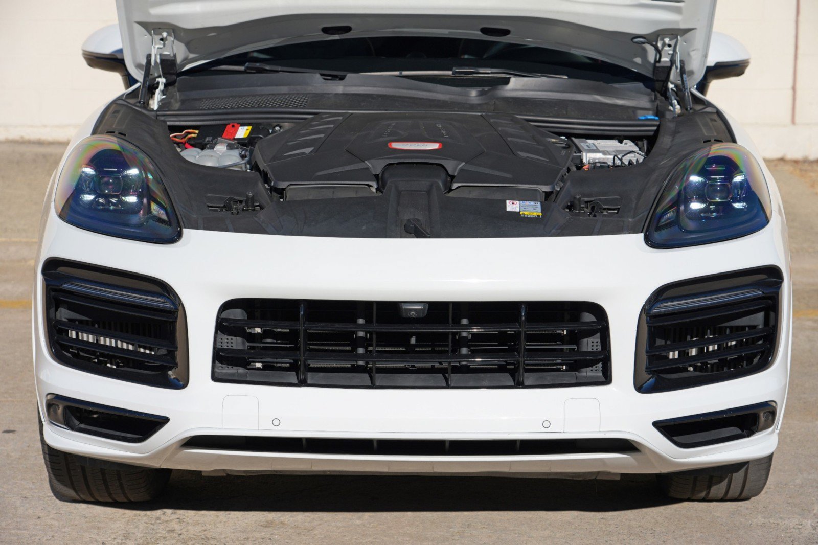 Used 2022 Porsche Cayenne GTS w/ Towing Package w/o Tow Ball AWD/4WD image 8