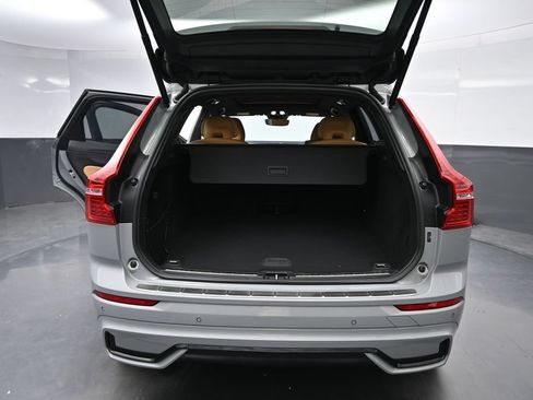 Used 2024 Volvo XC60 B5 Ultimate w/ Protection Package Premier AWD/4WD image 17