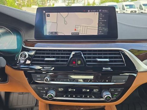Used 2020 BMW 530i w/ M Sport Package RWD image 18