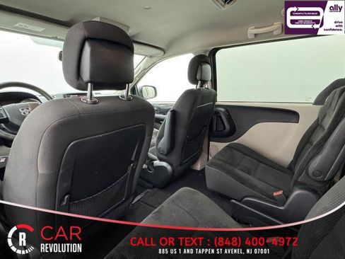 Used 2019 Dodge Grand Caravan SE w/ UConnect Hands-Free Group image 33