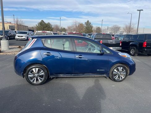 Used 2017 Nissan Leaf SV image 5