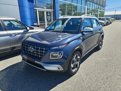 Certified 2023 Hyundai Venue Limited w/ Cargo Package FWD image 3