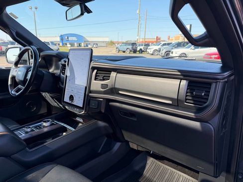 Used 2023 Ford Expedition Max Platinum AWD/4WD image 63