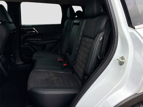 Used 2022 Mitsubishi Outlander SE FWD image 24