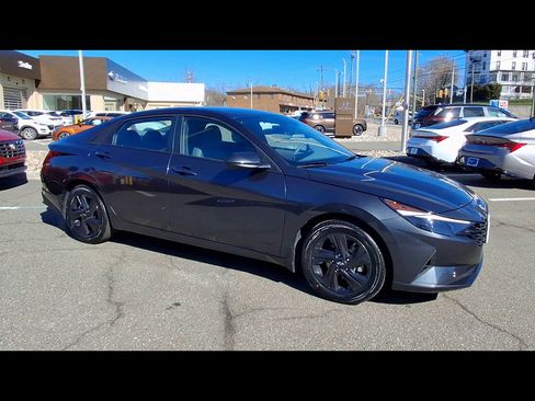 Used 2023 Hyundai Elantra SEL FWD image 2