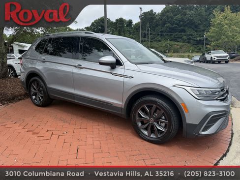 Certified 2023 Volkswagen Tiguan SE FWD image 5