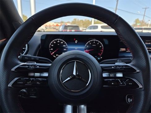 Certified 2025 Mercedes-Benz GLB 250 image 25