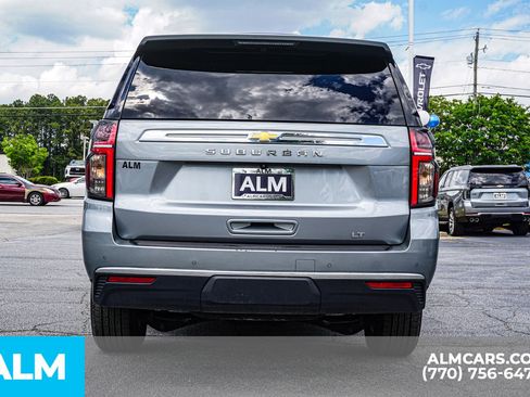 Used 2024 Chevrolet Suburban LT RWD image 13