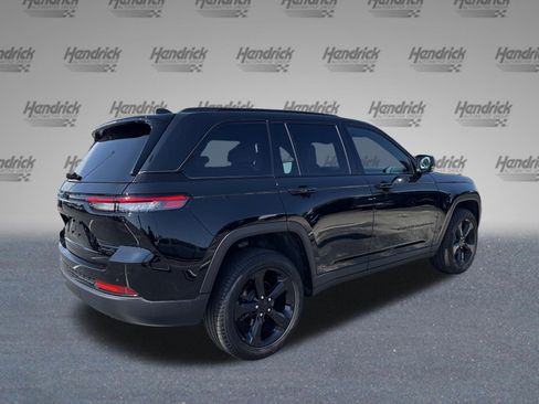 Used 2025 Jeep Grand Cherokee Limited w/ Black Appearance Package RWD image 9