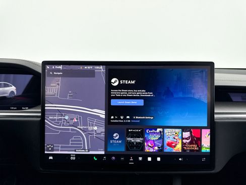 Used 2022 Tesla Model X Plaid image 21