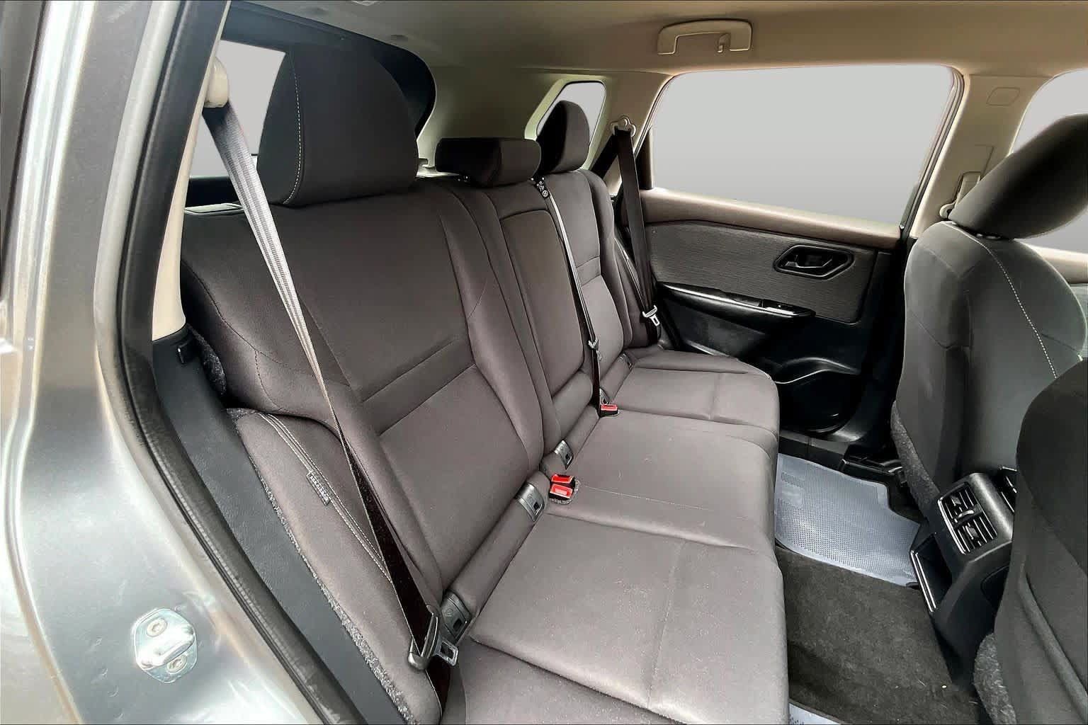 Used 2023 Nissan Rogue S FWD image 19