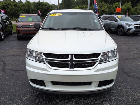 Used 2016 Dodge Journey SE w/ Flexible Seating Group FWD image 3