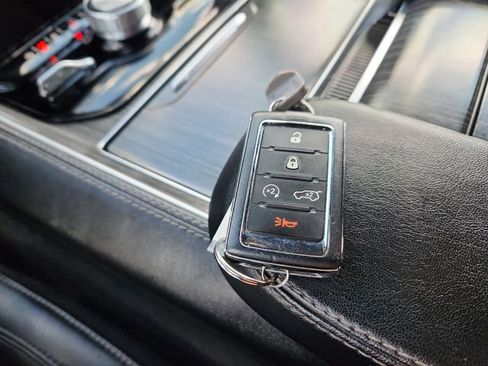 Used 2023 Jeep Wagoneer L Series II image 52