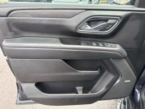 Used 2024 Chevrolet Suburban RST RWD image 19