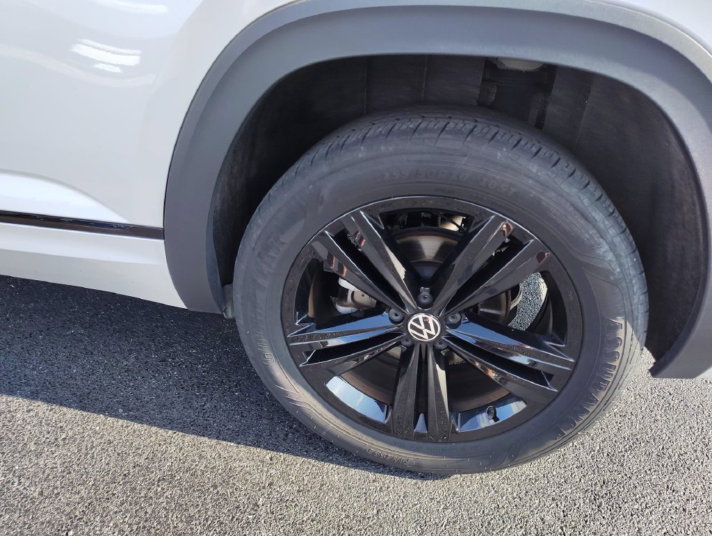 Used 2023 Volkswagen Atlas SEL R-Line AWD/4WD image 8
